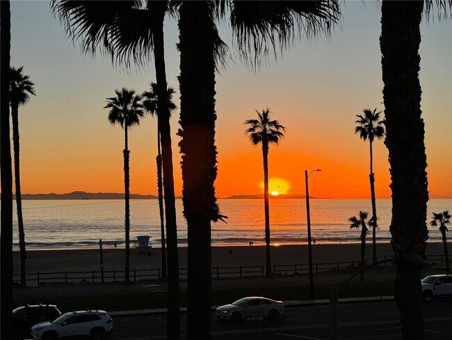 Building Photo - 1516 Pacific Coast Hwy