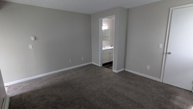 Building Photo - MN Cedar Village (785)