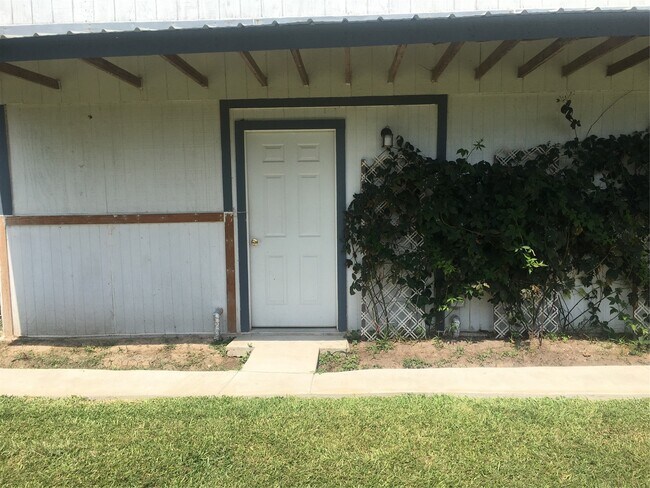 Building Photo - 3818 Hamid Blvd