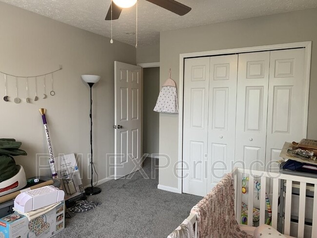 Building Photo - 6094 Red Squirrel Pl