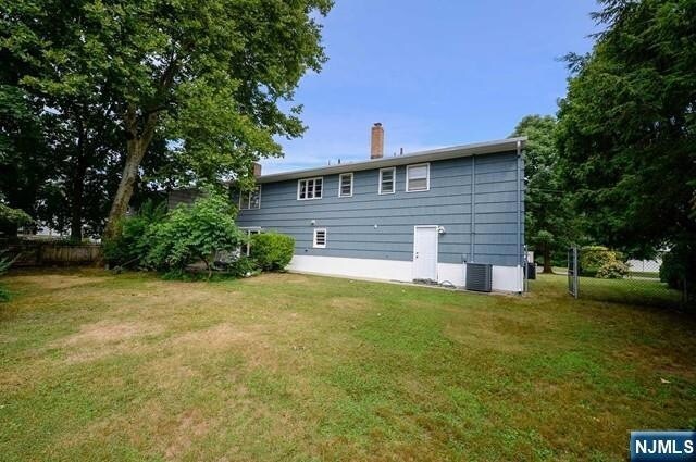 Building Photo - 27-14 Berdan Ave