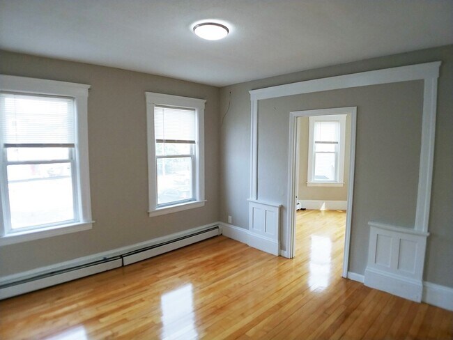 Primary Photo - 76 Townsend St
