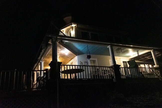 Building Photo - 47 Camp Ridge Rd