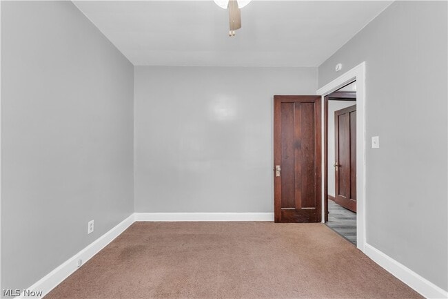 Building Photo - 1042 Mozina Dr