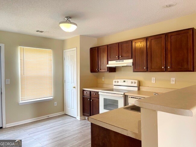 Building Photo - 30 Lake Birch Dr