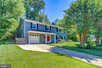 Building Photo - 7806 Jansen Dr