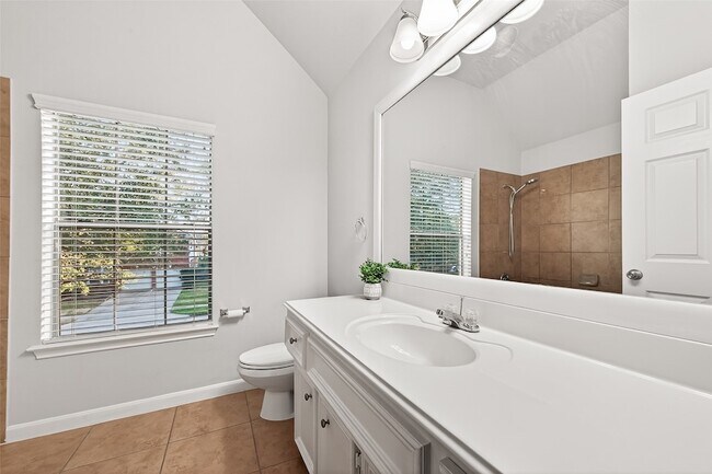 Building Photo - 8858 Distant Woods Dr