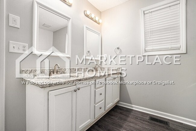 Building Photo - 141 Stable Ln