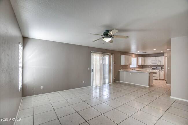 Building Photo - 6660 E Riverdale St