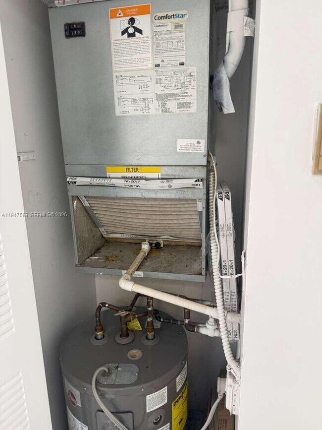 Building Photo - 8710 N Sherman Cir