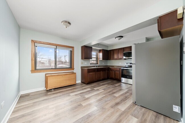 Building Photo - 5701 W 55th St