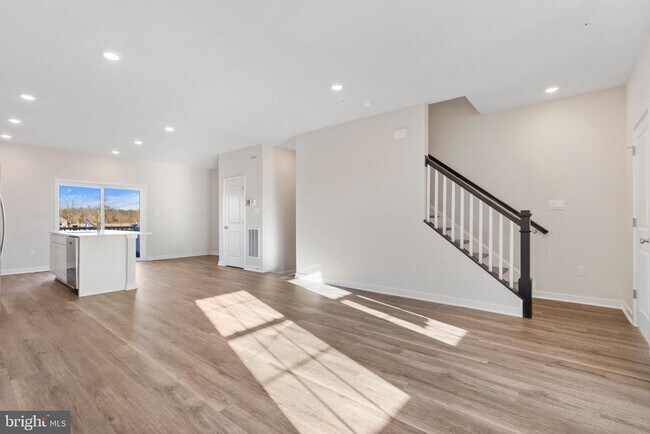 Building Photo - 7430 Fern Gully Way