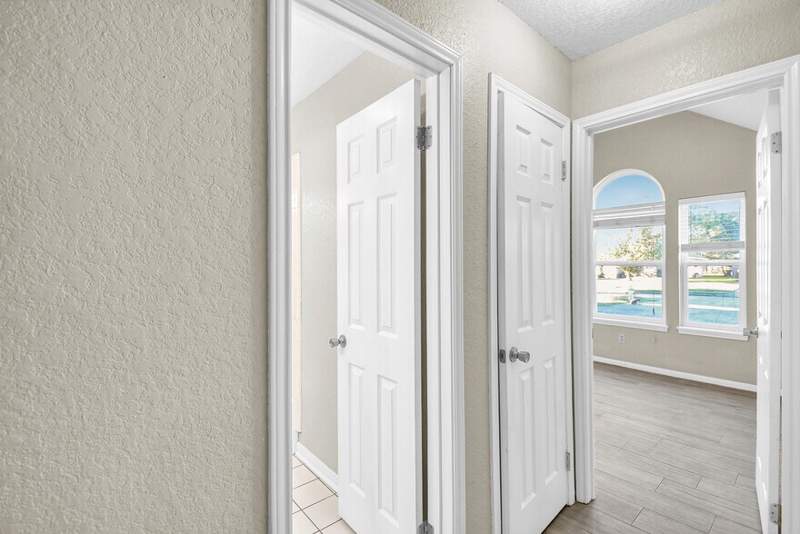 Building Photo - 1236 Sagebrush St