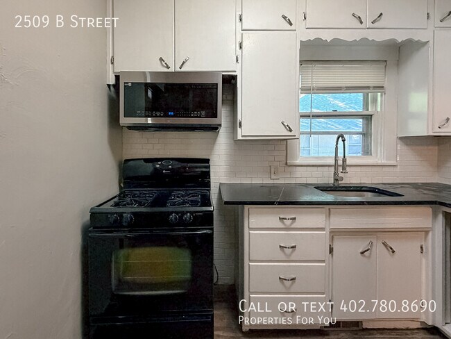 Building Photo - 2509 B St