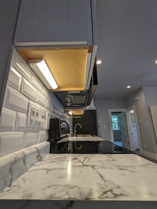 Building Photo - 4227 Botanical Ave