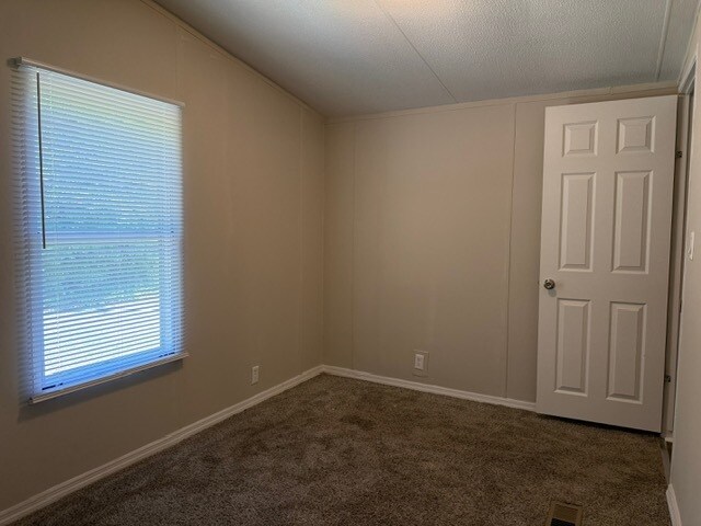 Building Photo - 547 Canterbury Ct