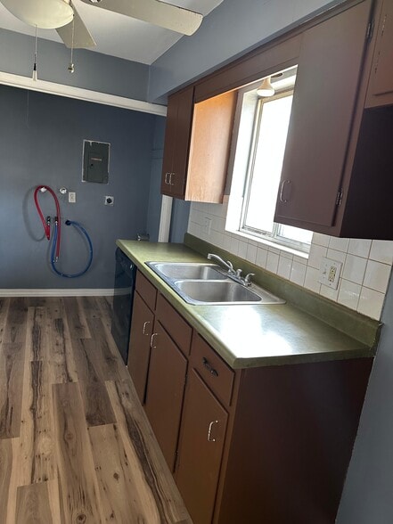 Building Photo - 4015 N Laramie St