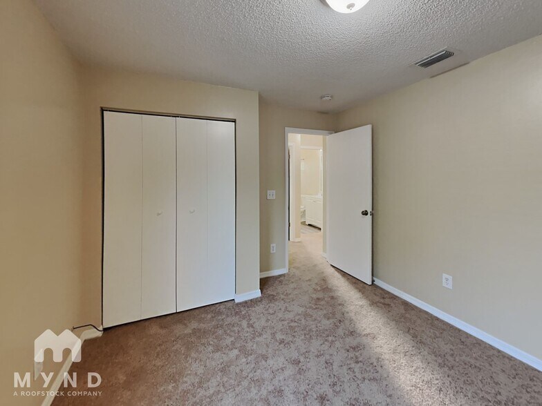 Building Photo - 8150 Tom Sawyer Dr