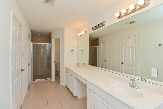 Building Photo - 5203 Brinkman Ct
