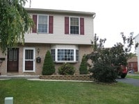 Building Photo - 519 E Linden St