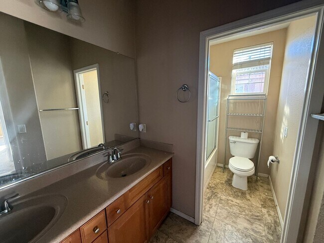 Building Photo - 5 Bedrooms 3 Baths! Resort Living at The Lakes Community in Menifee!