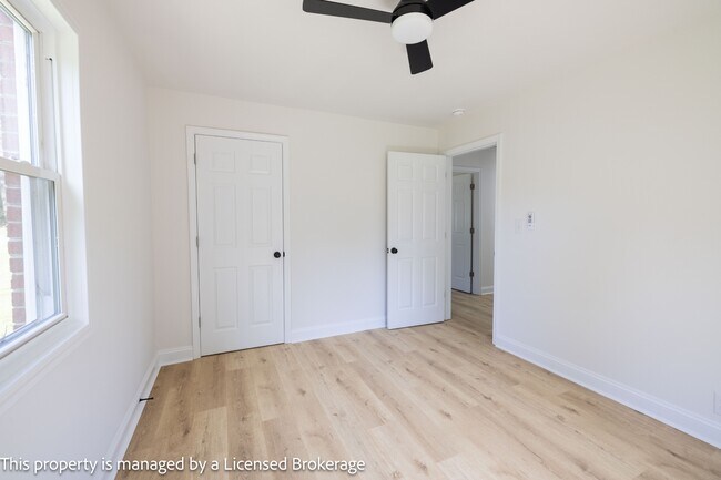 Building Photo - 409 Eastover Ave