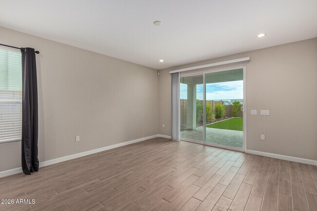 Building Photo - 2035 E Northwood Dr