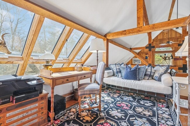 Building Photo - 4 Marion Ln