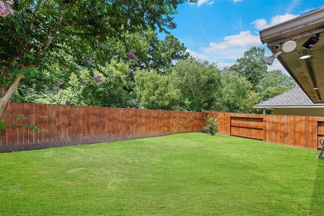 Building Photo - 6907 Birnam Garden Lane