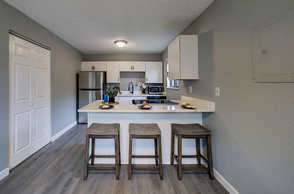 Building Photo - 2185 Ambleside Dr