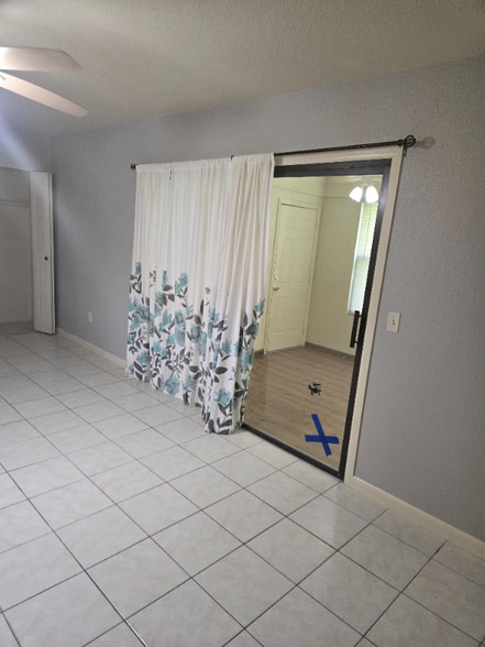 Building Photo - 6833 Myrtlewood Rd
