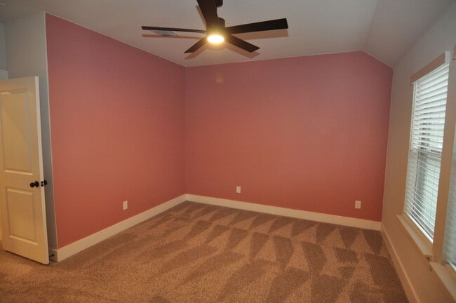 Building Photo - 829 Crystal Oak Ln