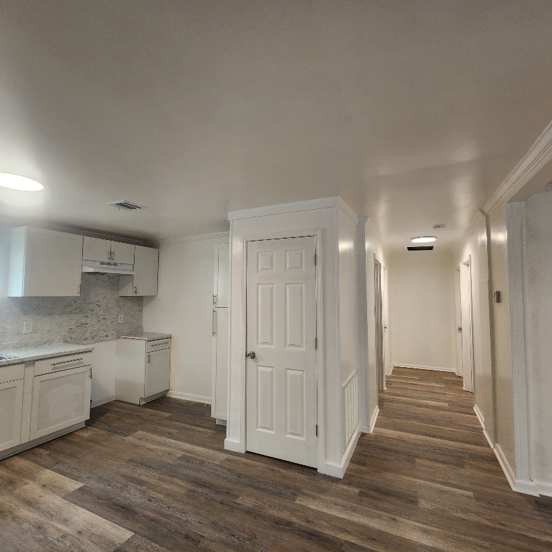 Building Photo - 308 Liston St