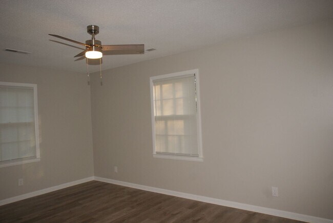 Building Photo - 810 14th Street