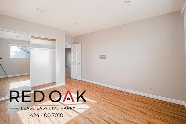 Building Photo - 6819 Laurel Canyon Blvd