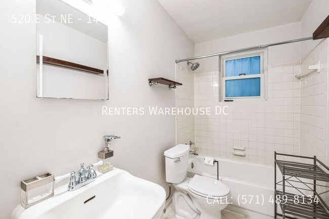 Building Photo - Light & Bright 1Bd Condo with Spacious Pri...