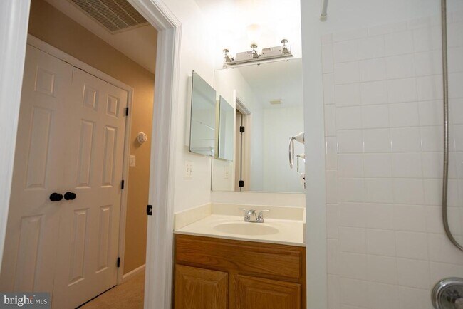 Building Photo - 1411 Campbell Ct NE