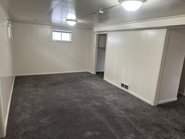 Building Photo - Newly Renovated Home in Washington Terrace...