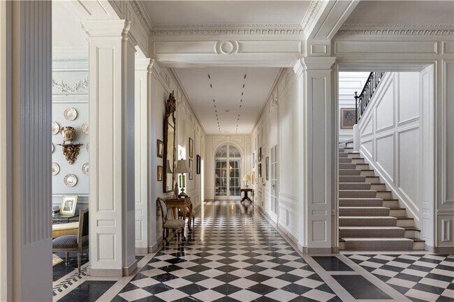 Building Photo - 115 Narragansett Ave