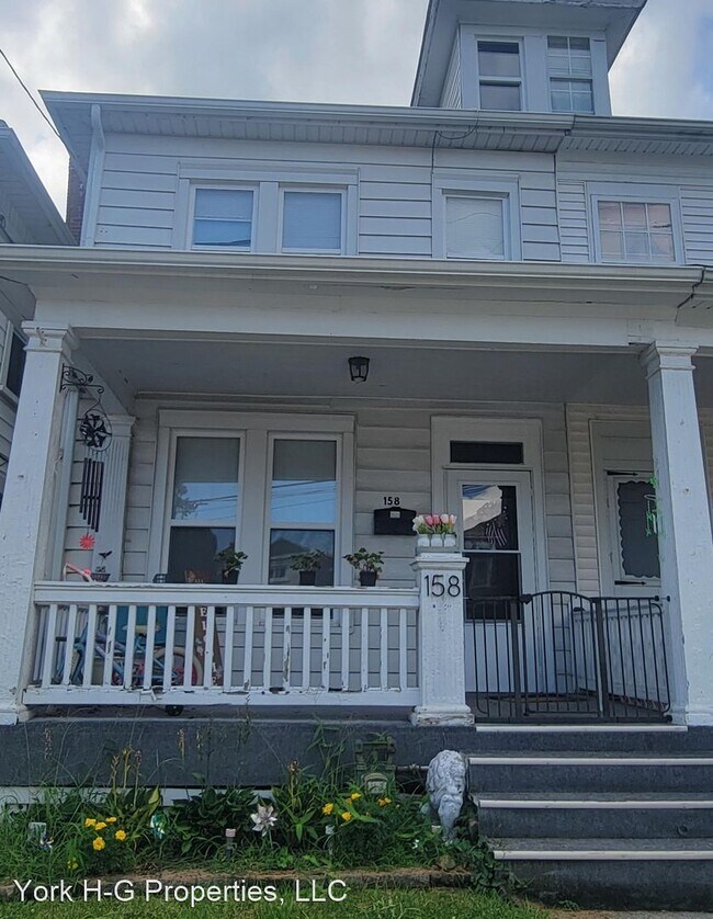 Primary Photo - 4 br, 1.5 bath House - 158 South Franklin ...