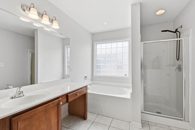 Building Photo - 2305 Gray Goose Loop