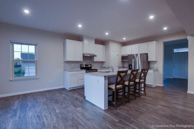 Building Photo - Gorgeous 3 Bed 3.5 Bath Fairborn Home!
