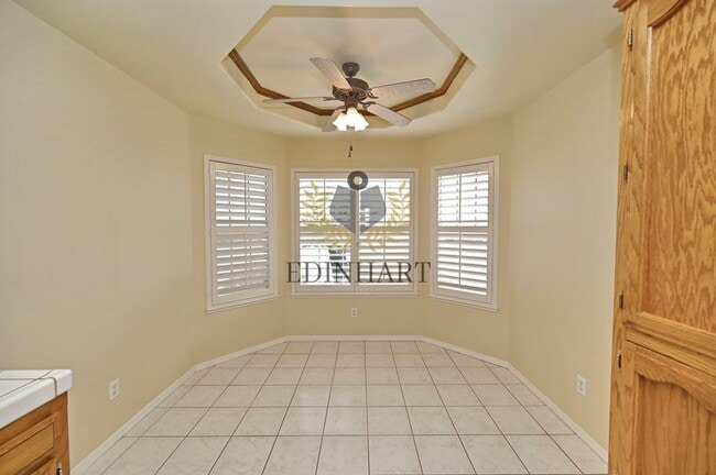 Building Photo - 3750 W Vincent Ln