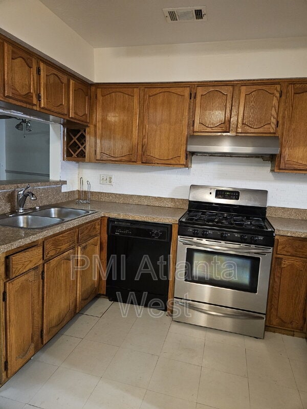 Building Photo - 1580 Burnstone Dr