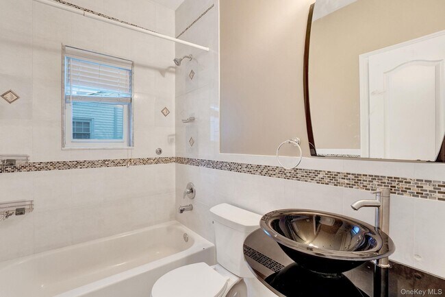 Building Photo - 134-110 10th St