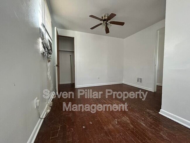 Building Photo - 339 S Napoleon Ave