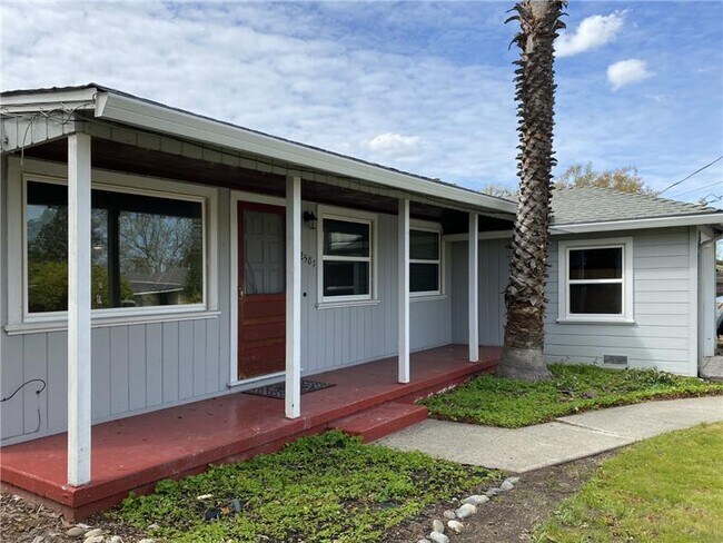 Building Photo - 2581 Buena Vista Ave