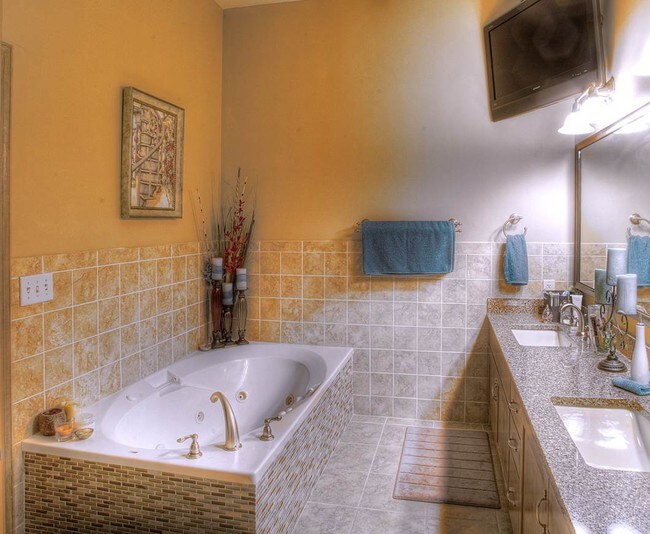 Building Photo - Mayfair, The