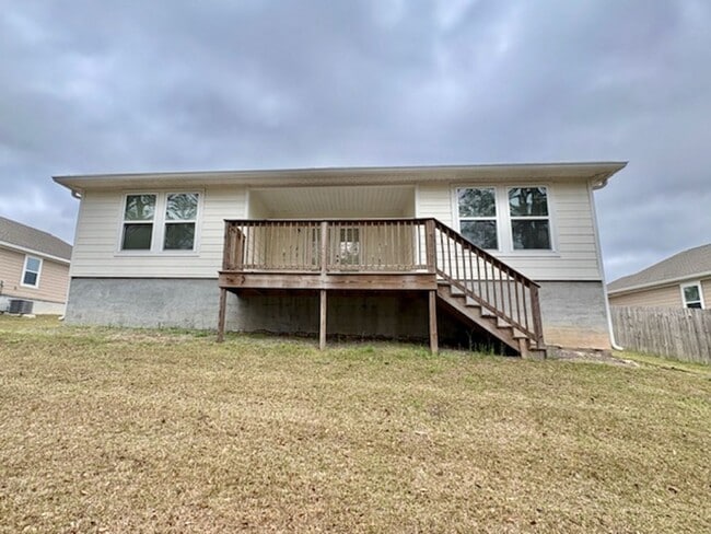 Building Photo - 462 Whispering Creek Ave