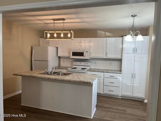Building Photo - 1126 Brownlea Dr